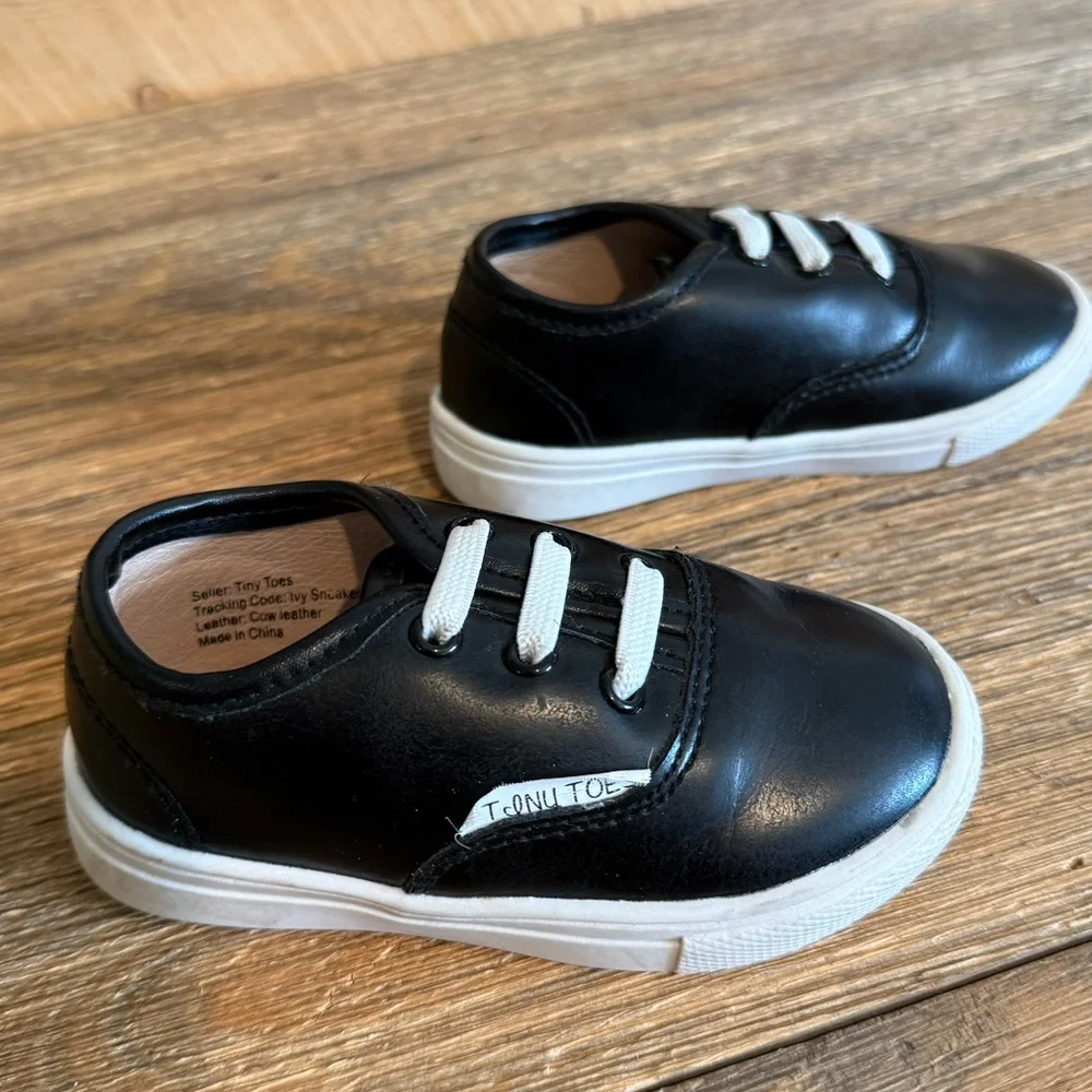 Tiny toes toddler leather black sneakers